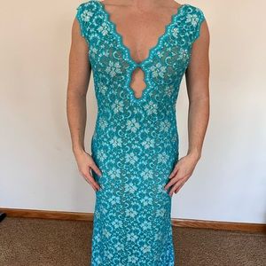 jovani size 6 STUNNING blue dress with elegant beading and flattering back